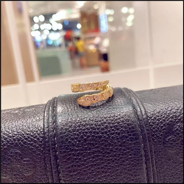 Adjustable Elegant Snake Banquet Ring