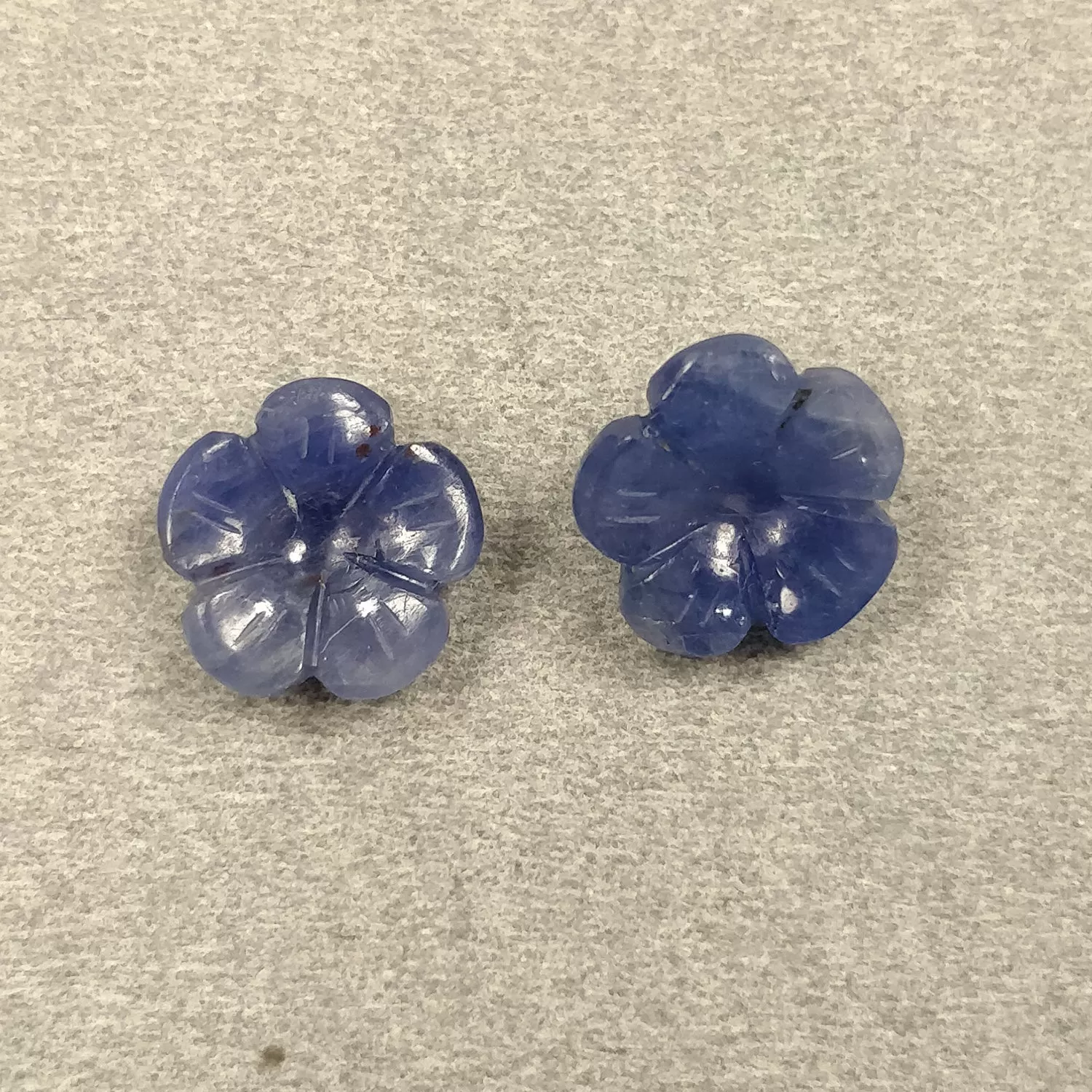 BLUE SAPPHIRE Gemstone Carving : 8.50ct Natural Untreated Unheated Sapphire Gemstone Hand Carved Round FLOWER Shape 11.10mm Pair For Jewelry