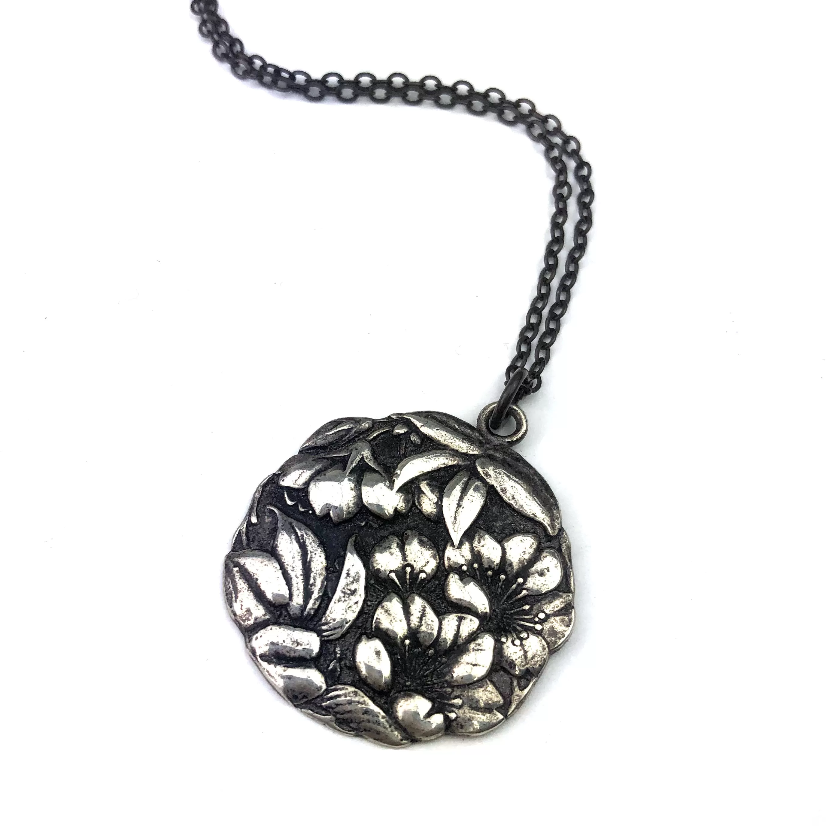 CAMELLIA Meiji Era Button Necklace - SILVER