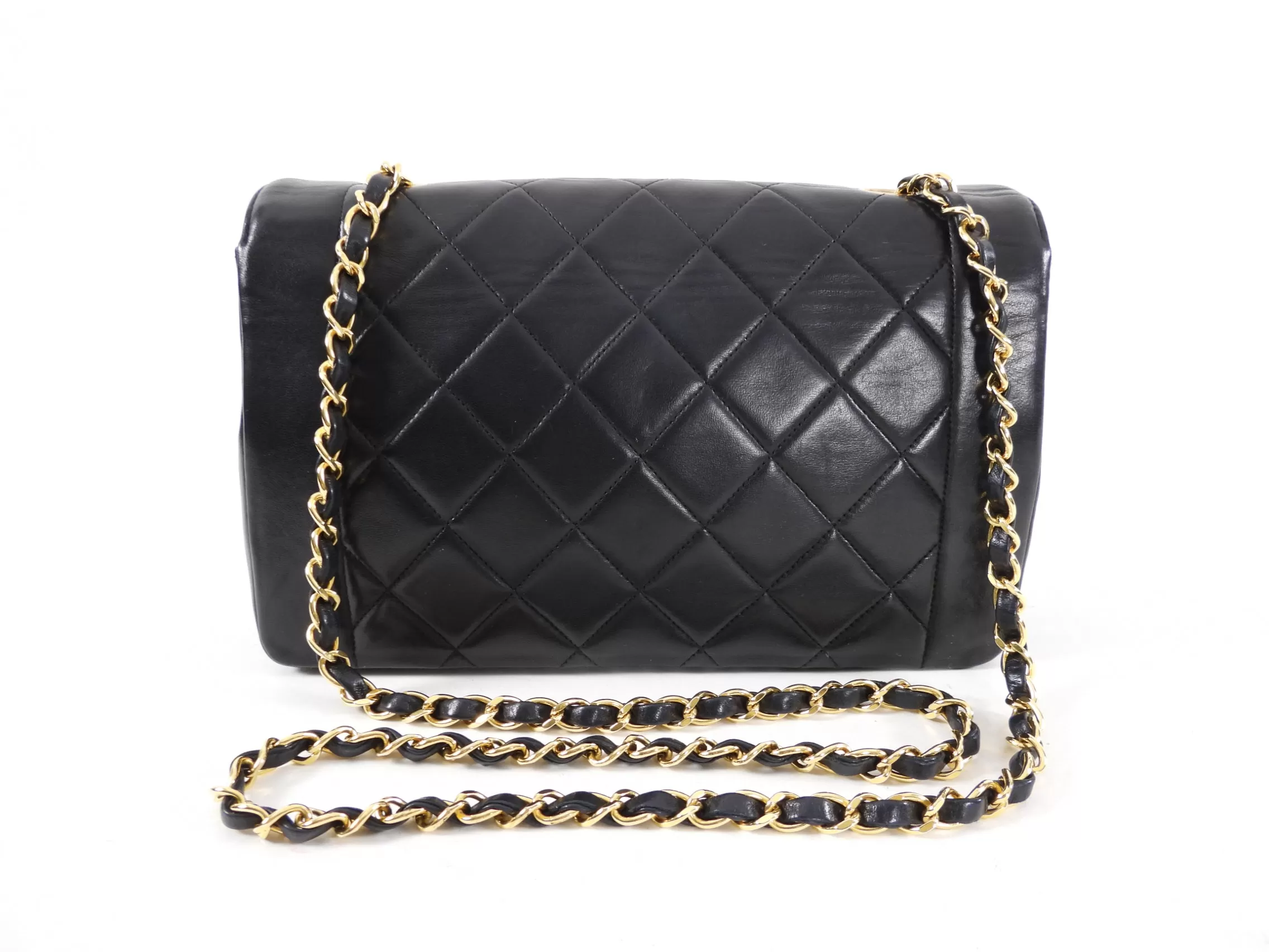 Chanel Vintage 2000-2002 Black Lambskin Quilt Diana Medium Flap Bag