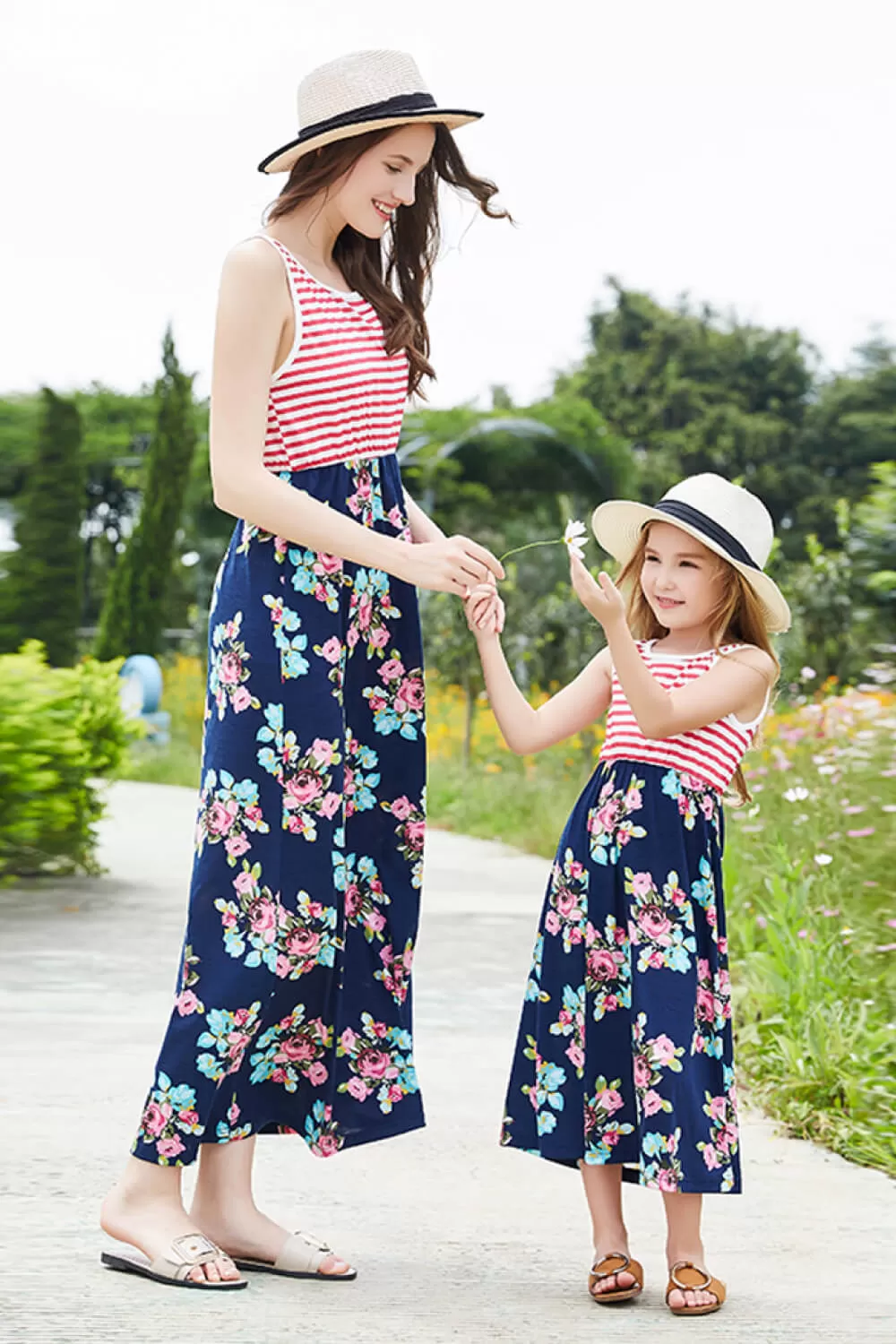 Damen gestreiftes, ärmelloses Kleid mit Blumenmuster, Mutter-Tochter-Badebekleidung