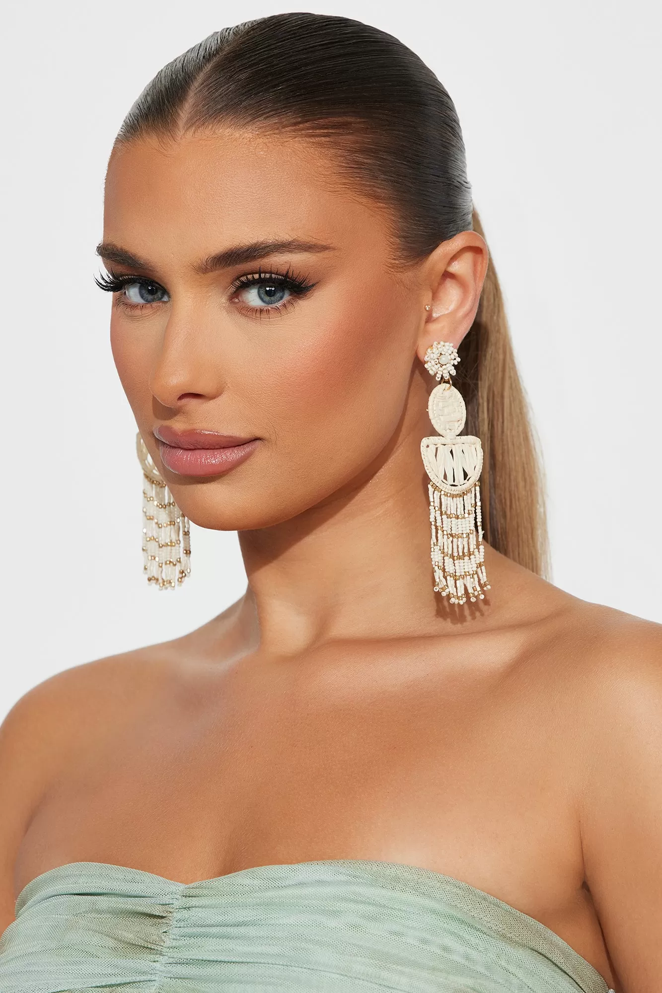 Destination Chic Earrings - Ivory