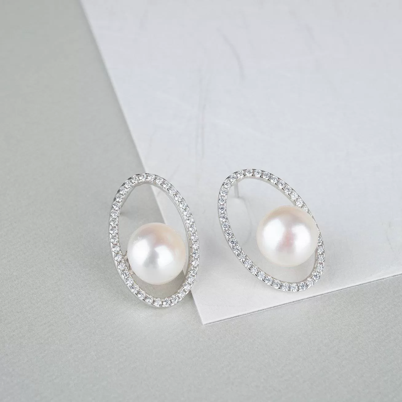 Elegant Freshwater Pearl Earrings WE00117