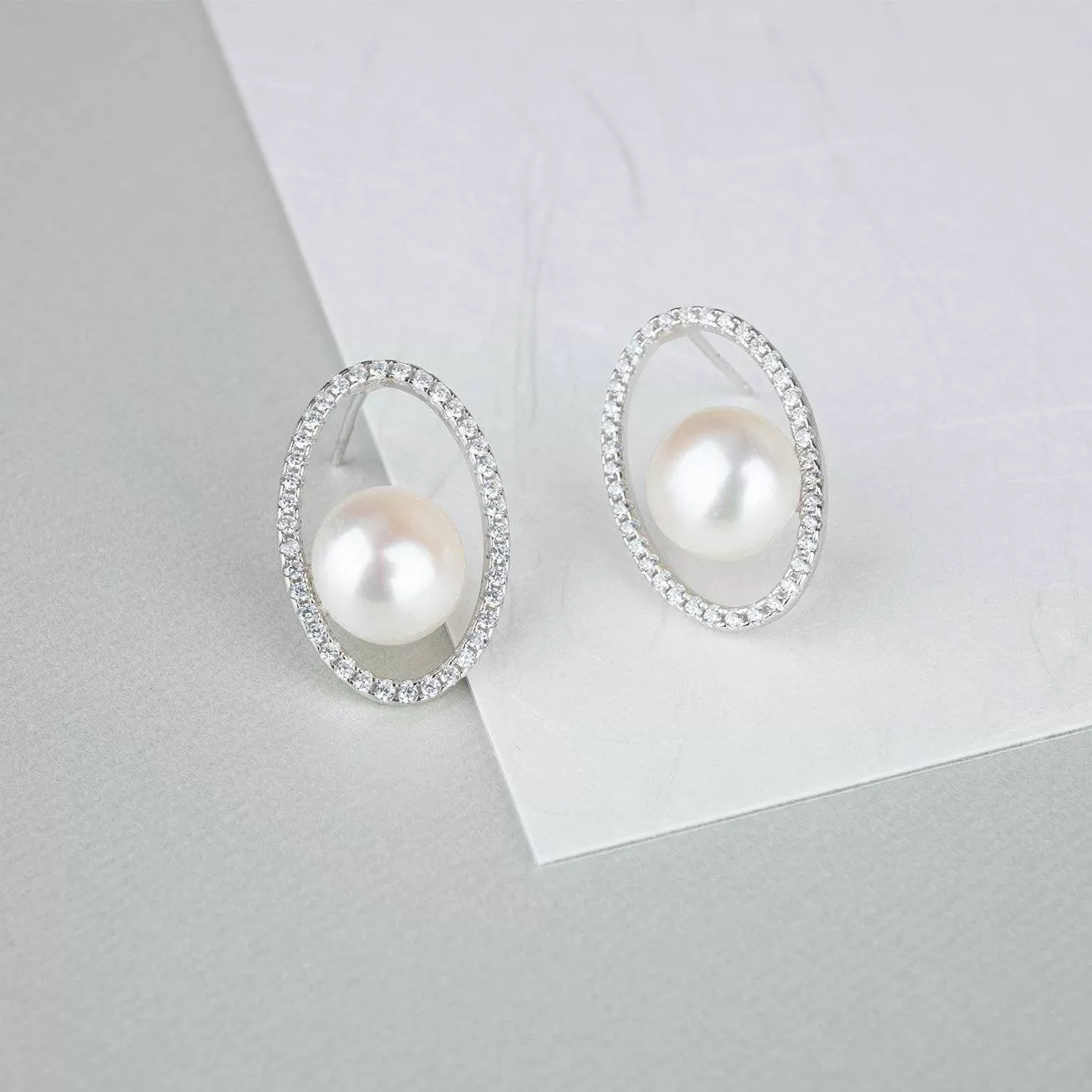 Elegant Freshwater Pearl Earrings WE00117