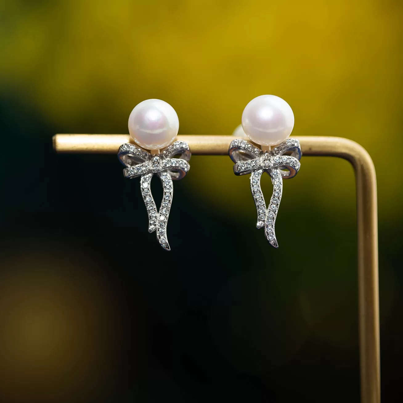 Elegant Freshwater Pearl Earrings WE00297