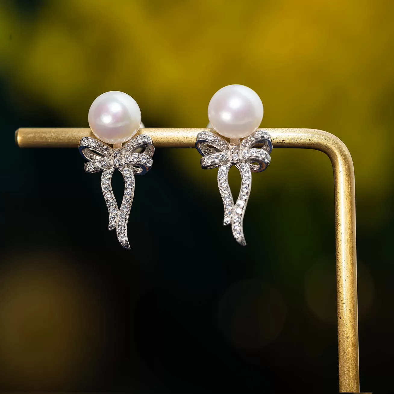 Elegant Freshwater Pearl Earrings WE00297