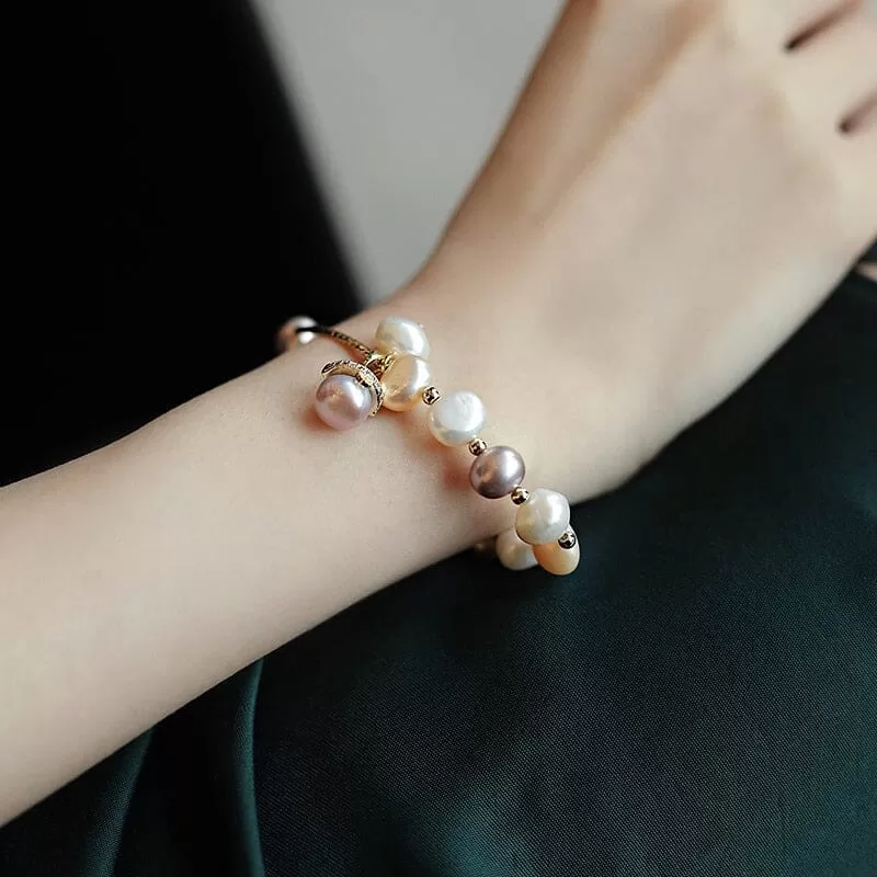 Elegant Freshwater Pearl Lucky Cat Bracelet