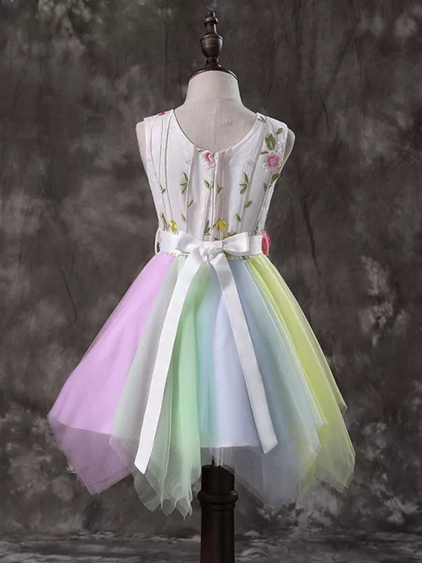 Flower Girl Dresses Tulle Sleeveless Knee Length Iridescent Flora Sash Princess Silhouette Embroidered Kids Social Party Dresses