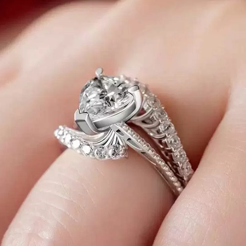 Glowing Heart Diamond Ring