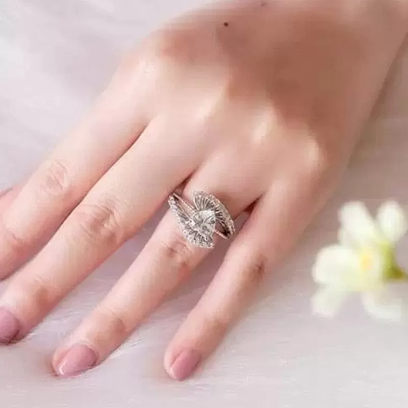 Glowing Heart Diamond Ring