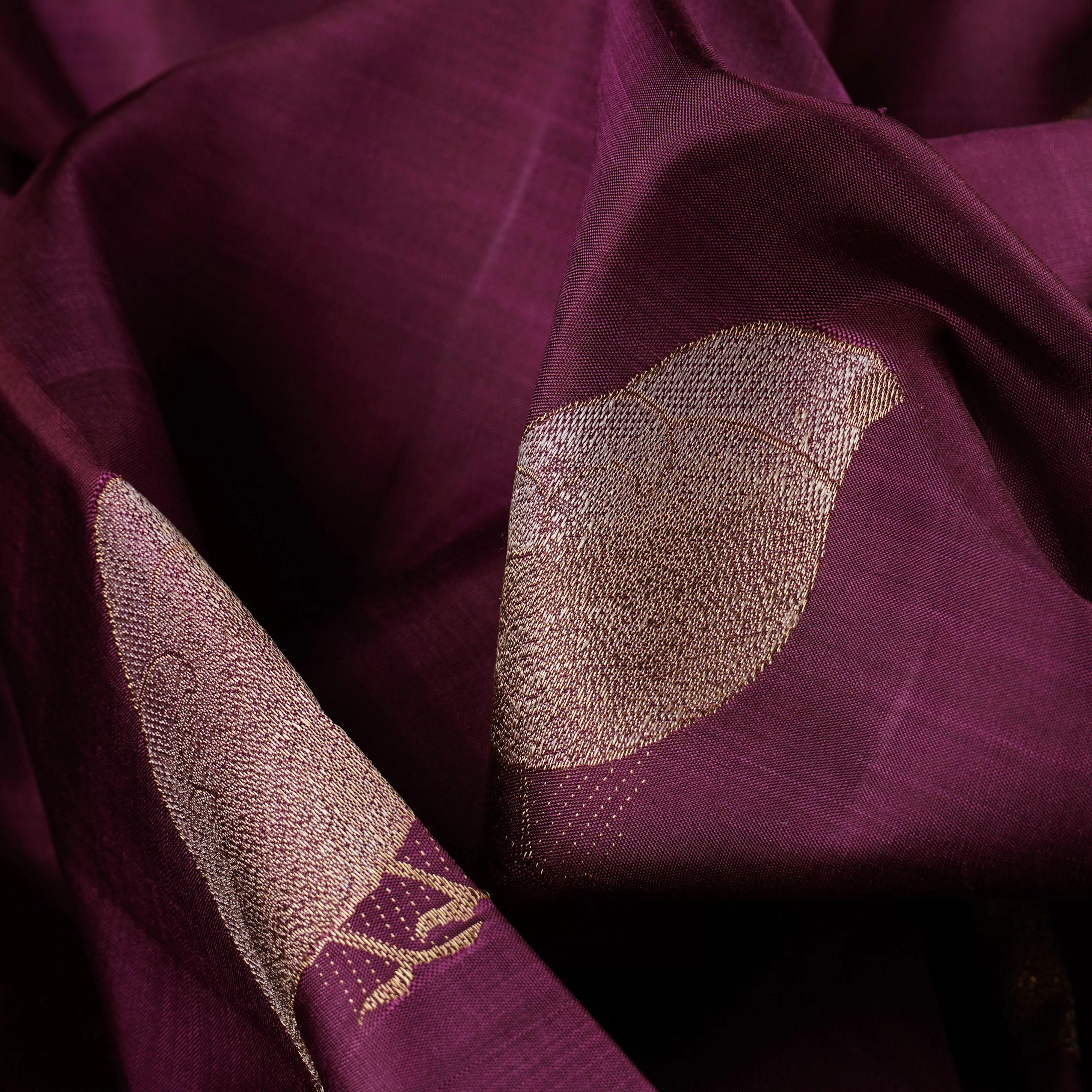 Handwoven Burgundy with Maroon Kanjivaram Silk Saree - 1942T008963DSC