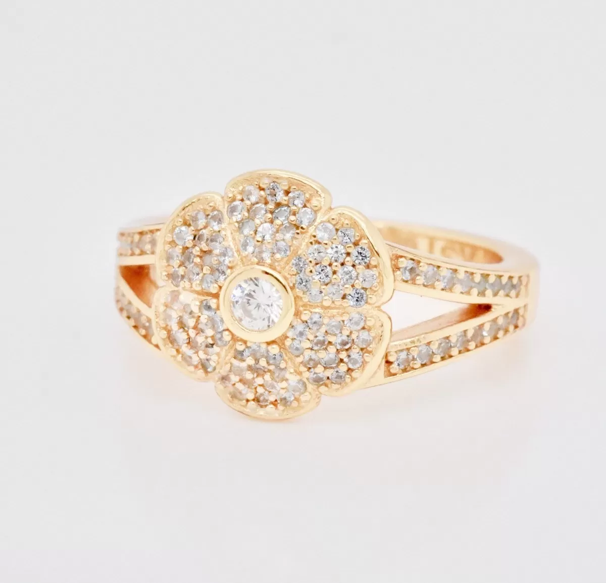 Haven Crystal Pavé Daisy Ring