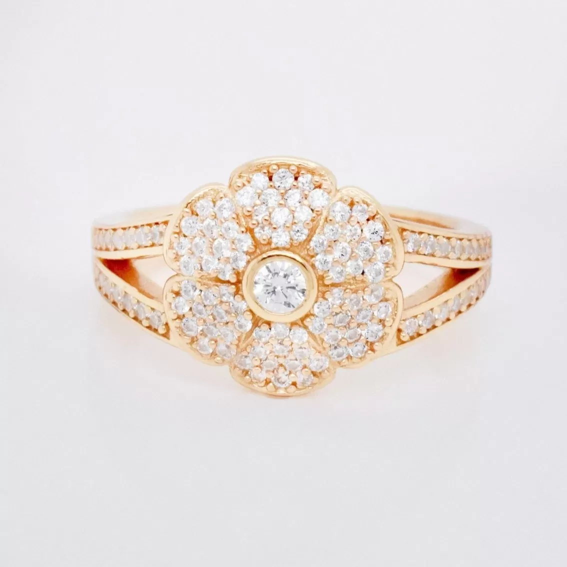 Haven Crystal Pavé Daisy Ring