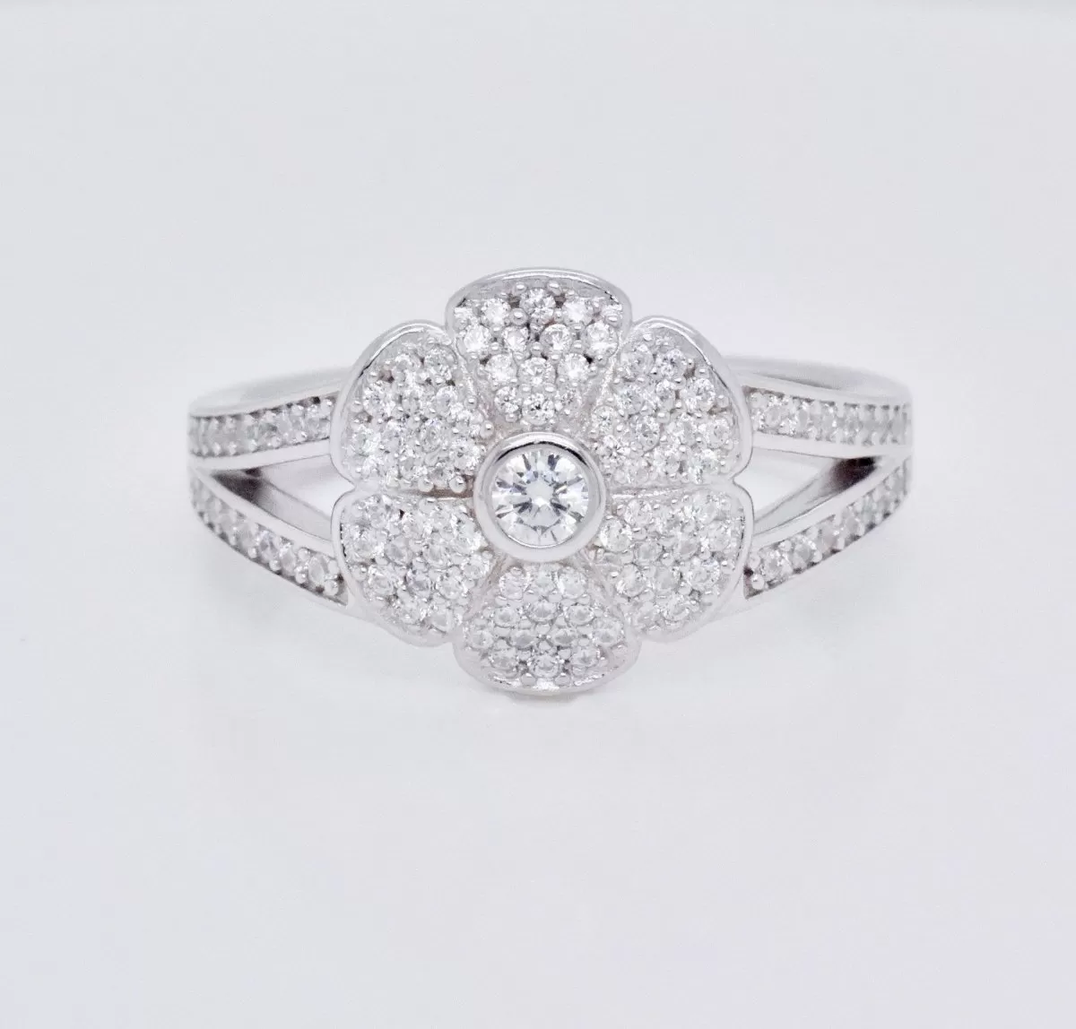 Haven Crystal Pavé Daisy Ring