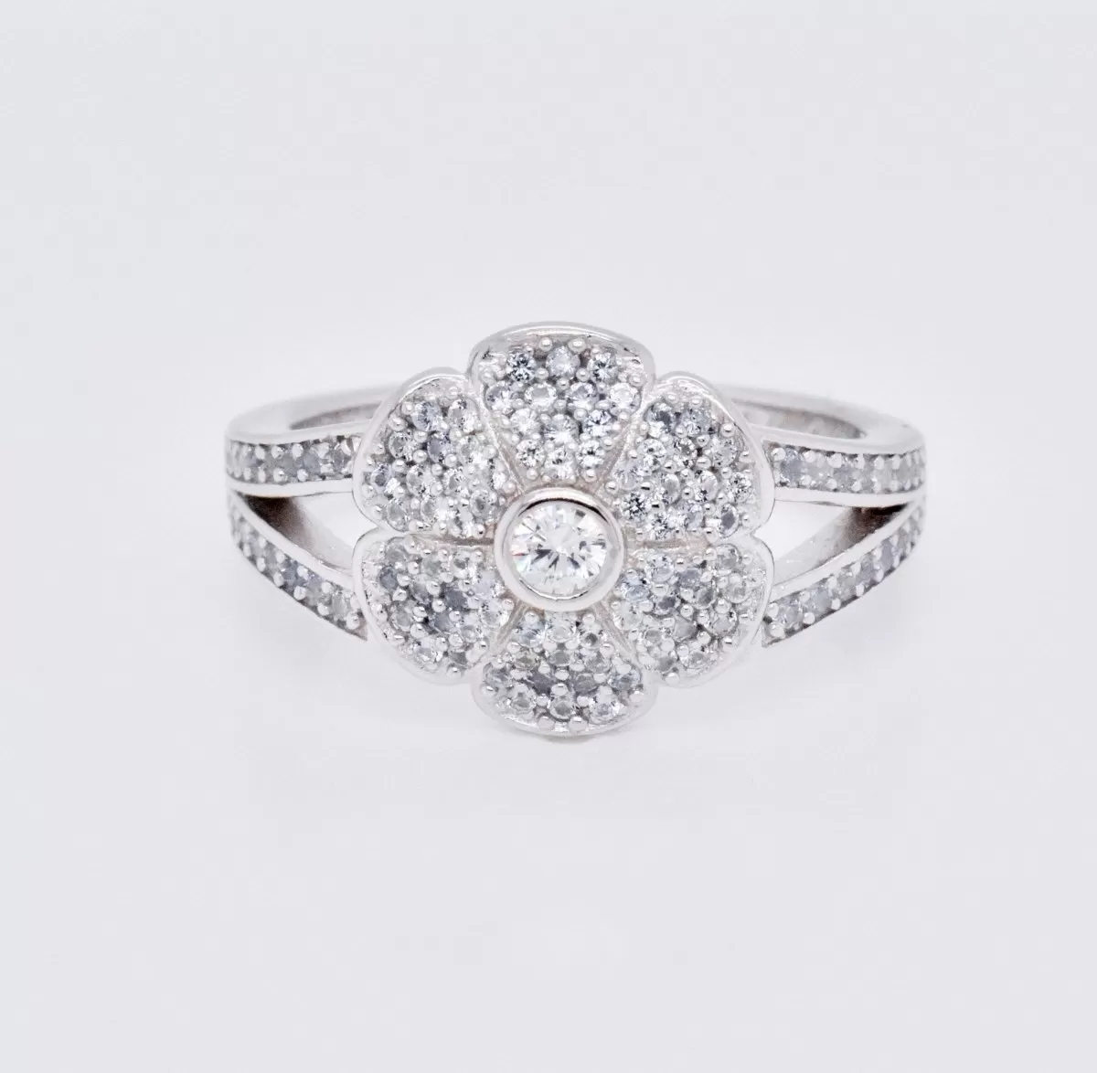 Haven Crystal Pavé Daisy Ring