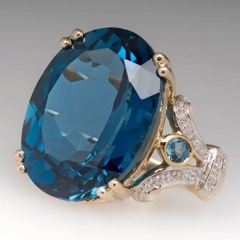 Luxurious 14k Gold Blue Sapphire Ring