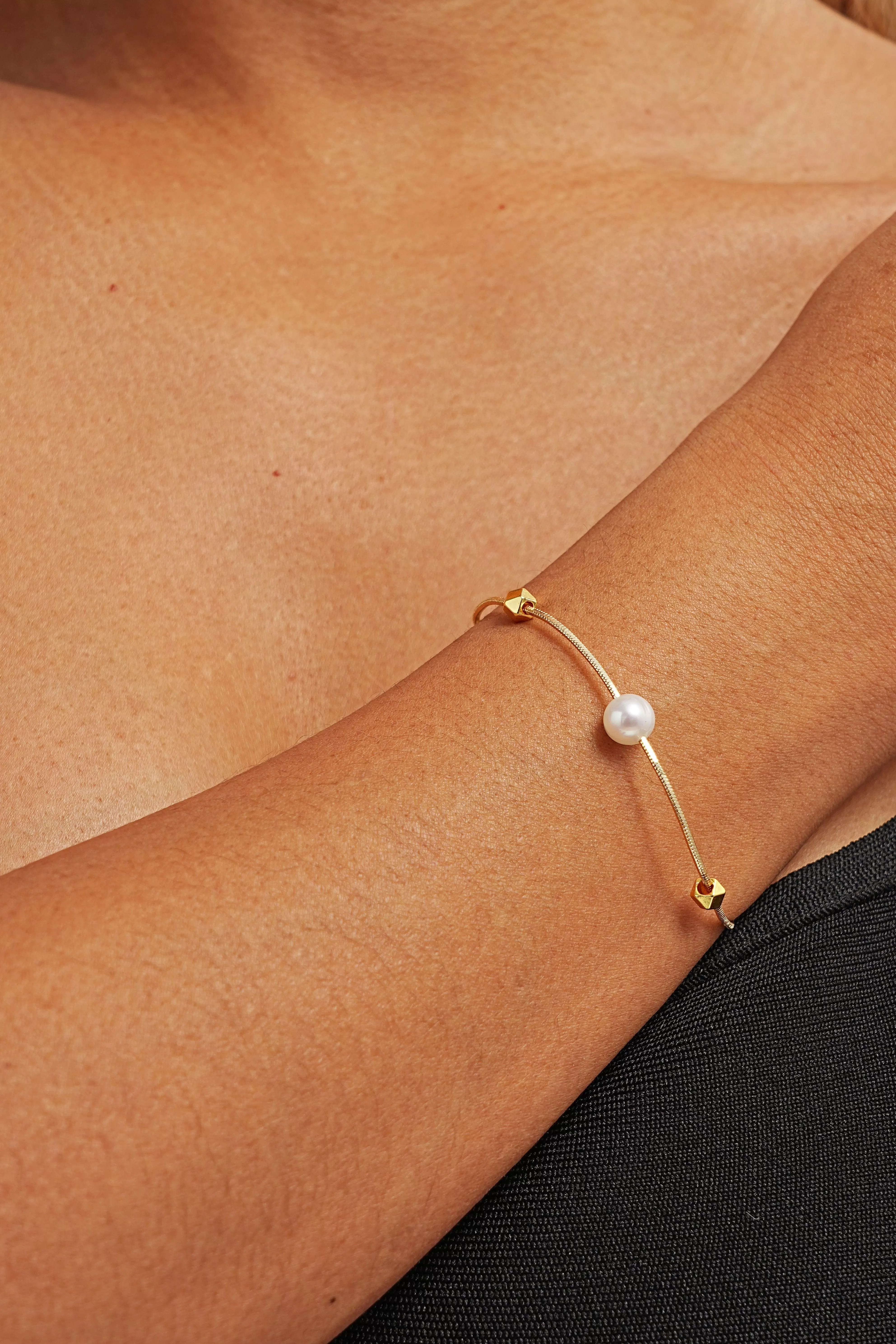 Mixed 18K Gold Pearl Bracelet