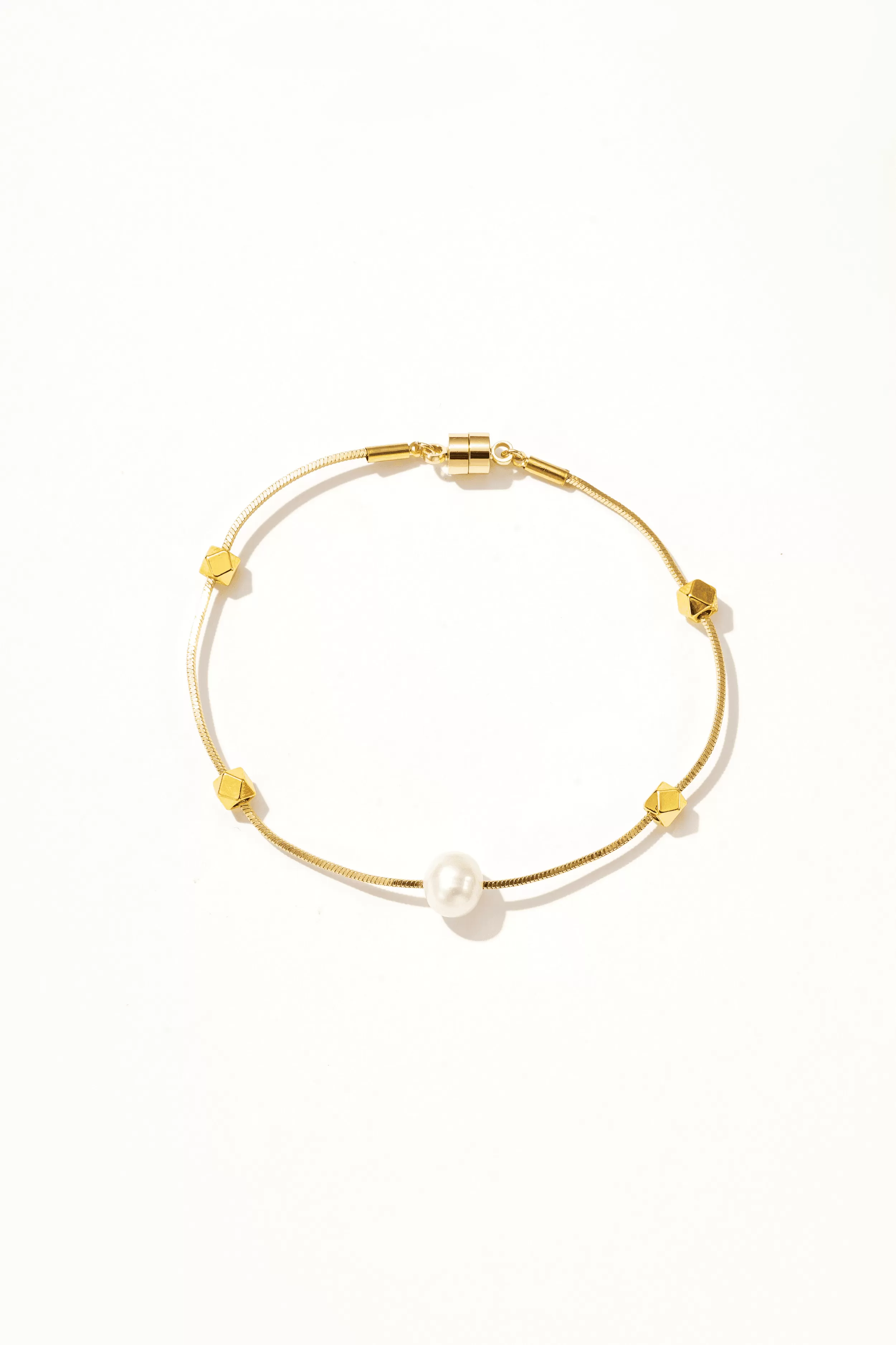 Mixed 18K Gold Pearl Bracelet