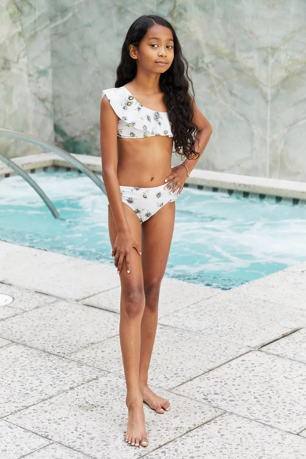 Mädchen Marina West Swim Float On Asymmetric Neck Zweiteiliges Set in Daisy Cream Mommy And Me Badeanzüge Mutter Tochter Bademode