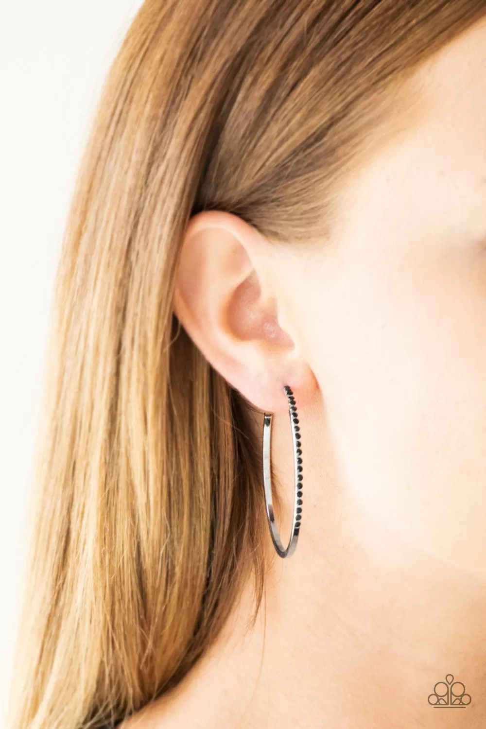 Paparazzi Chic Classic - Black Earrings