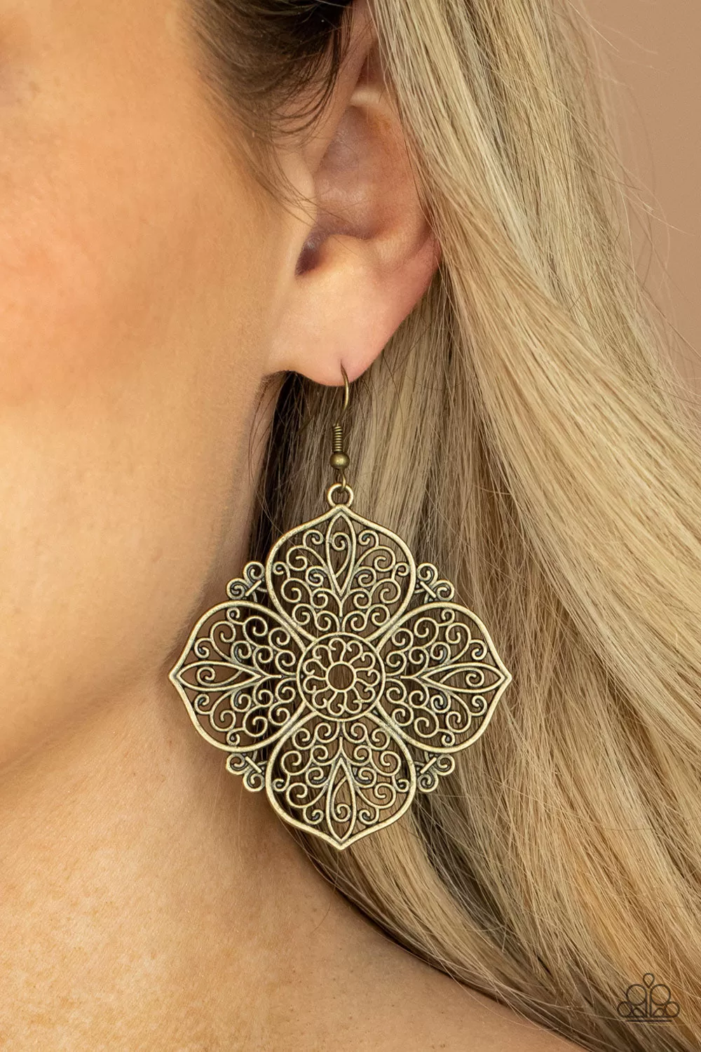 Paparazzi Earring ~ Dubai Detour - Brass