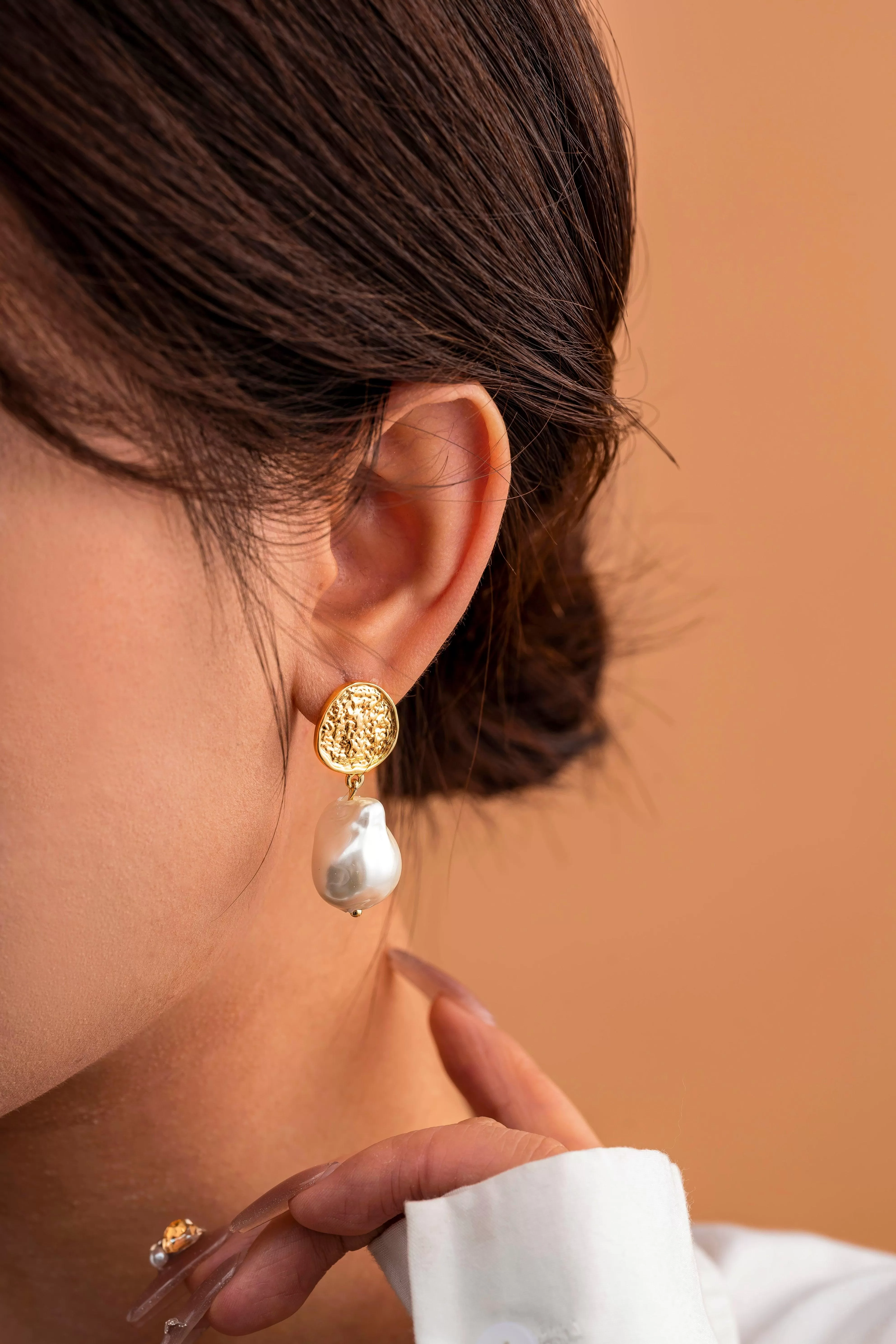 Pearl Radiance 14K Gold Earring