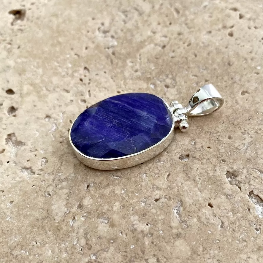 Sapphire Quartz Oval Pendant - Grace