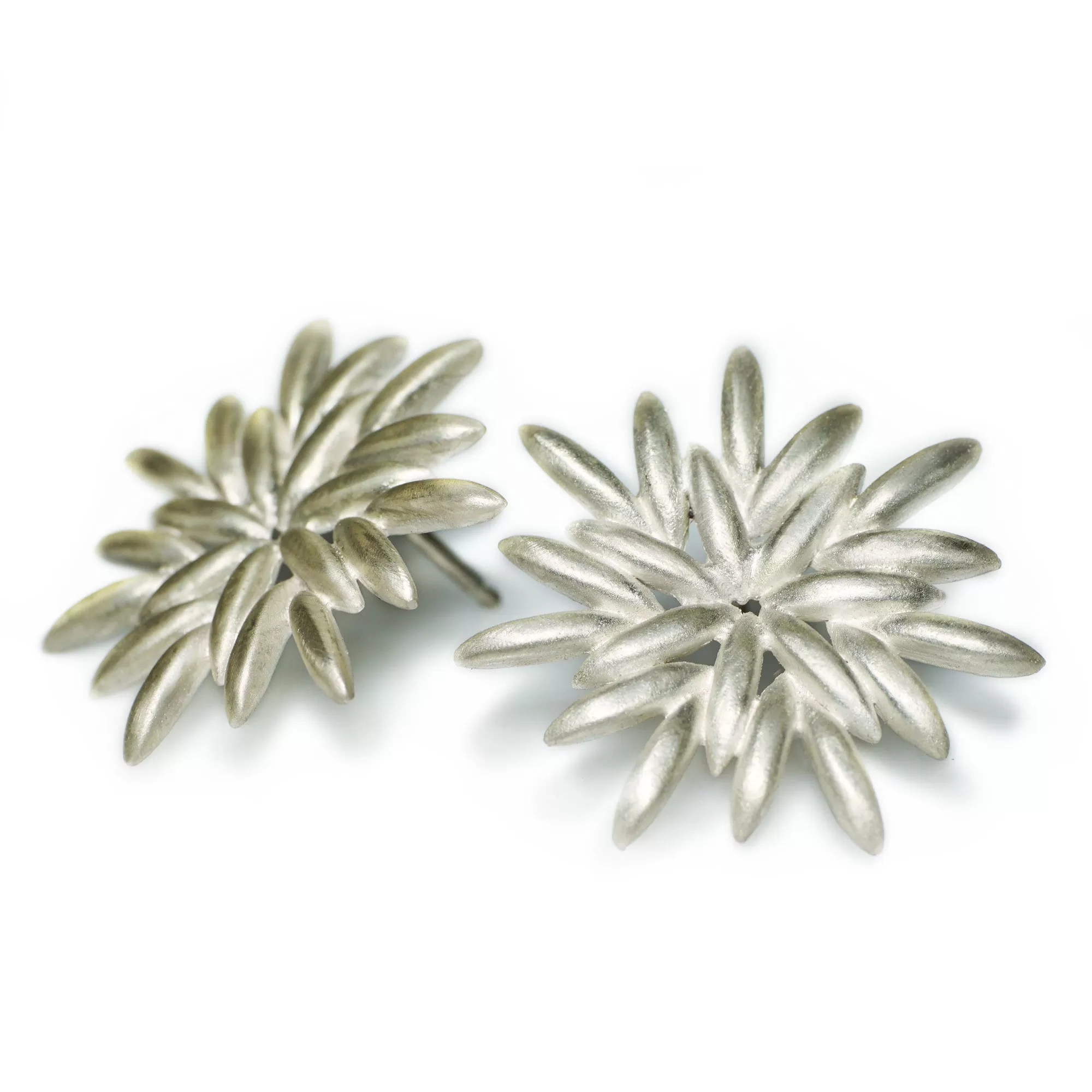 Seed Flower Stud Earrings