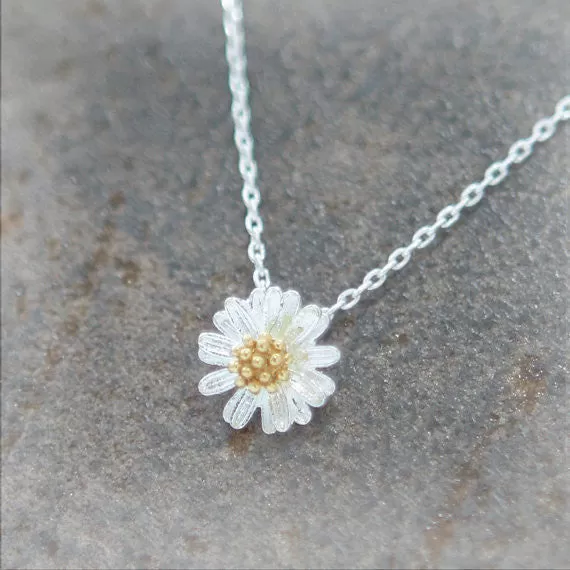 Tiny Silver Daisy Necklace