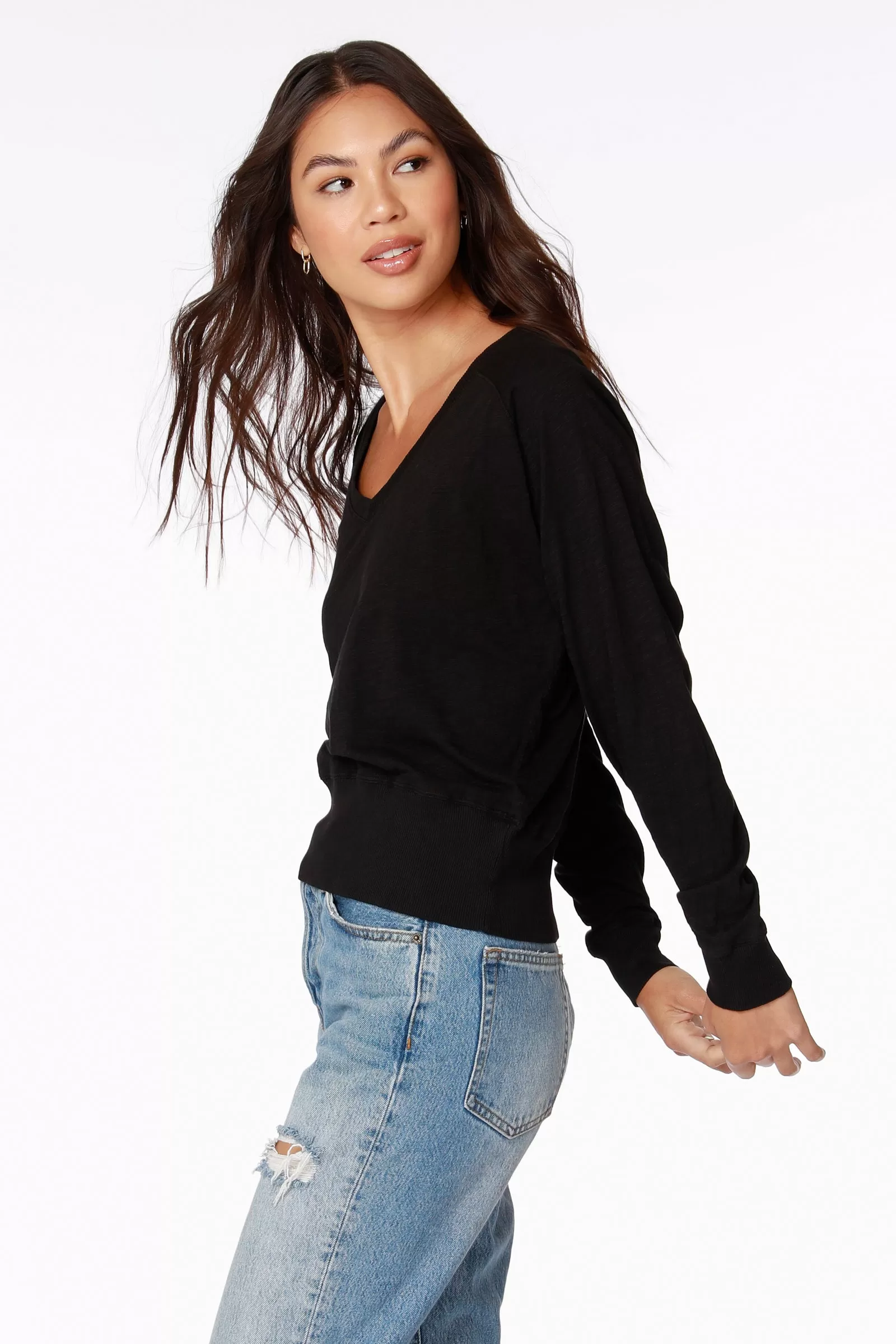 V-NECK RAGLAN LONG SLEEVE